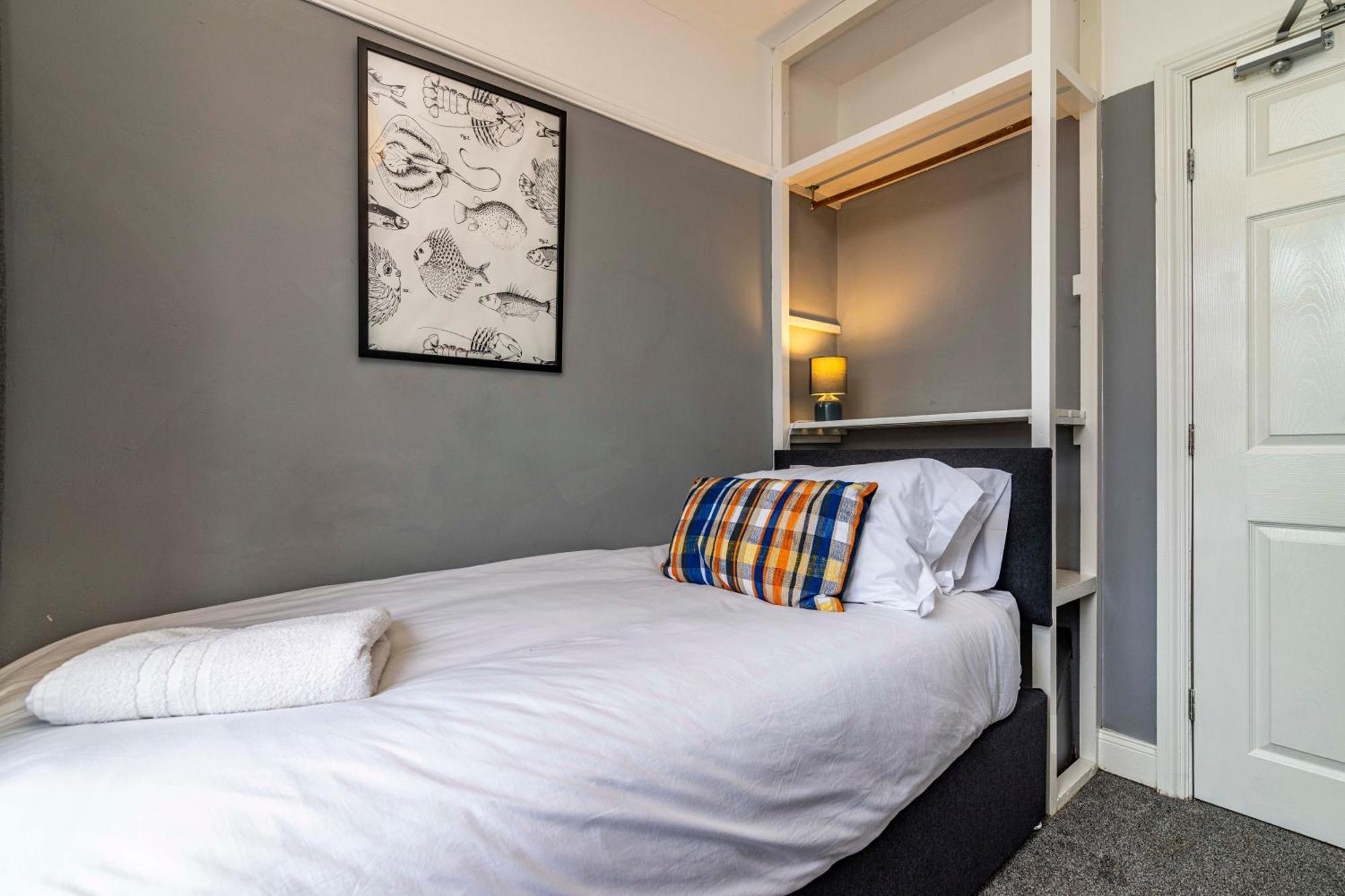 Lovely 4Bdr Home- Off Street Parking Sleeps 7 Nottingham Eksteriør bilde