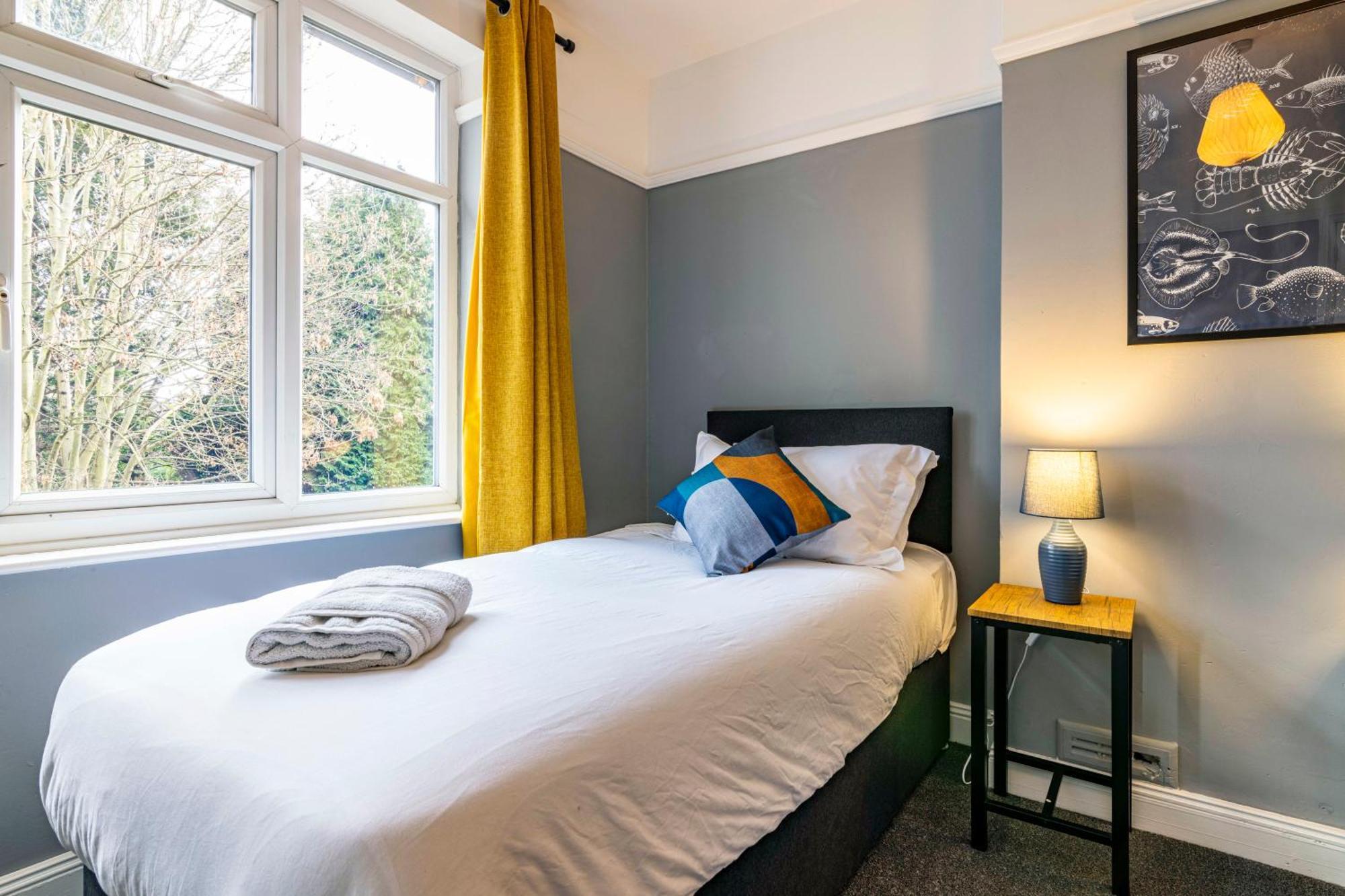 Lovely 4Bdr Home- Off Street Parking Sleeps 7 Nottingham Eksteriør bilde