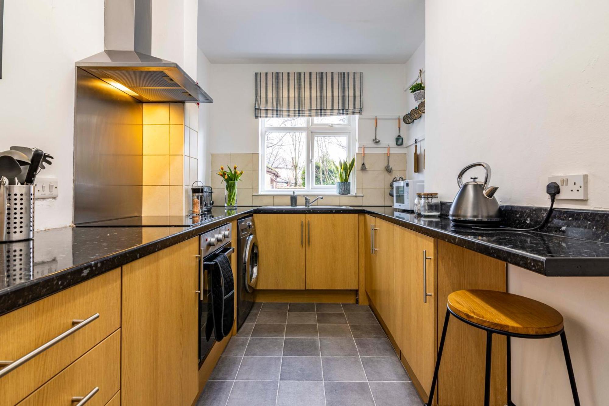 Lovely 4Bdr Home- Off Street Parking Sleeps 7 Nottingham Eksteriør bilde